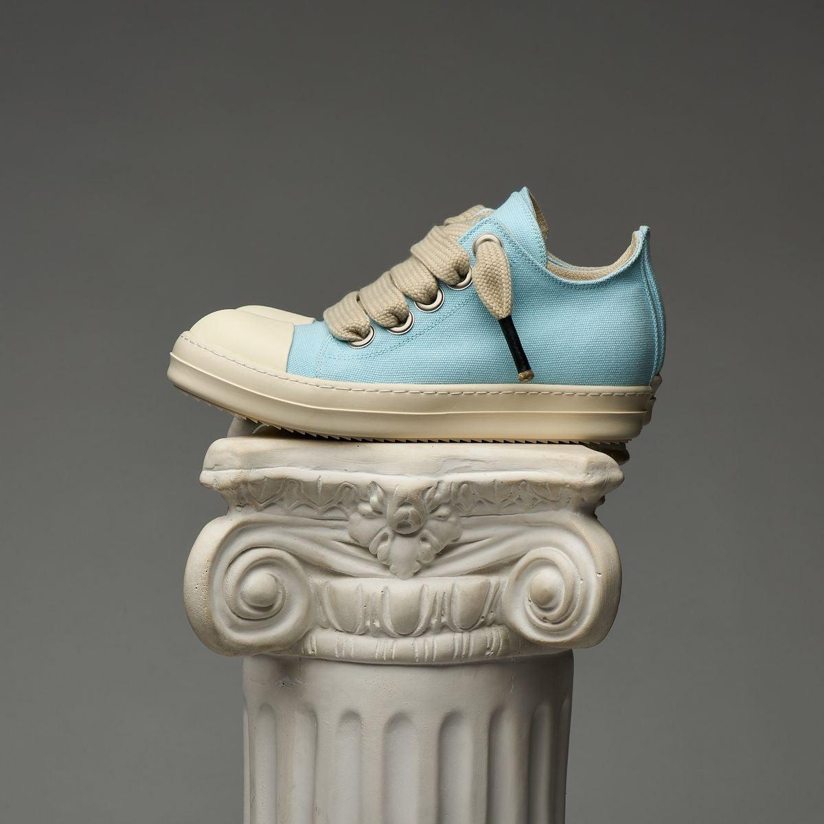 Salm 28 | Powder Blue Shoe