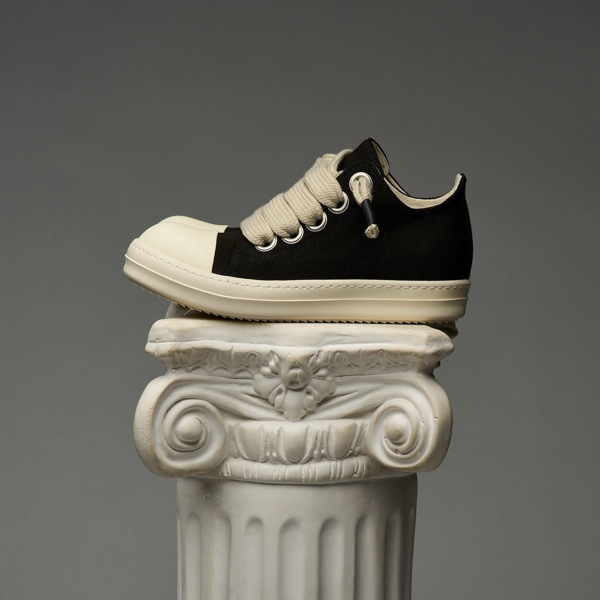 Salm 28 - Galaxy Shoes - Black