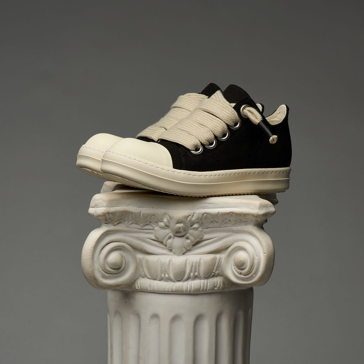 Salm 28 - Galaxy Shoes - Black