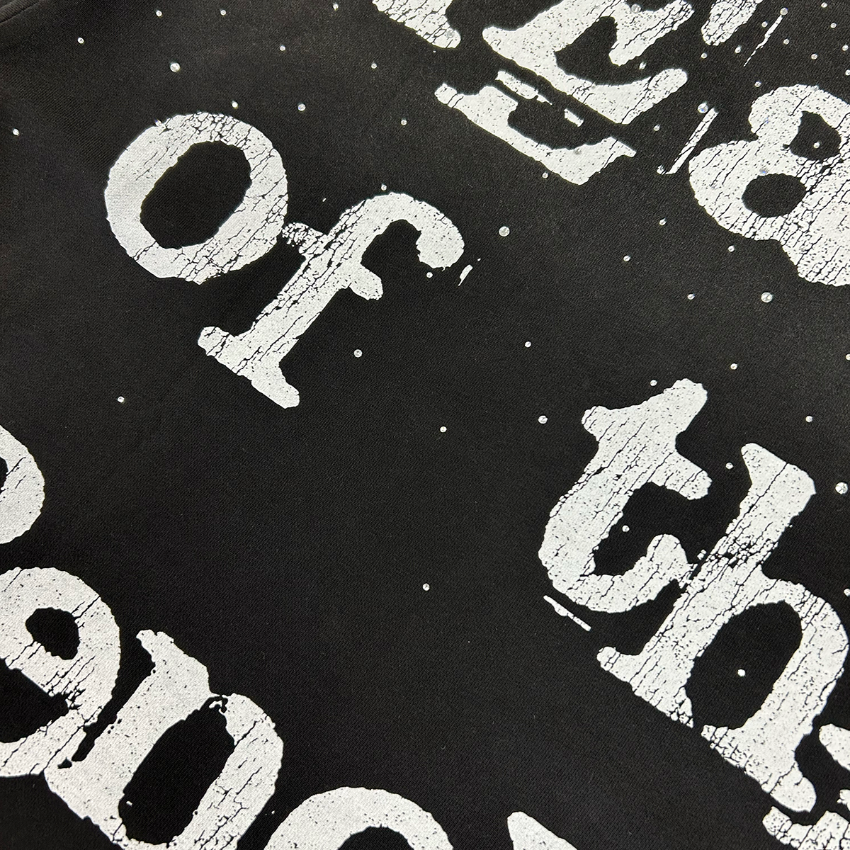 the-syndicate-heart-of-the-trenches-rhinestone-tee-black-6-ring-clothing