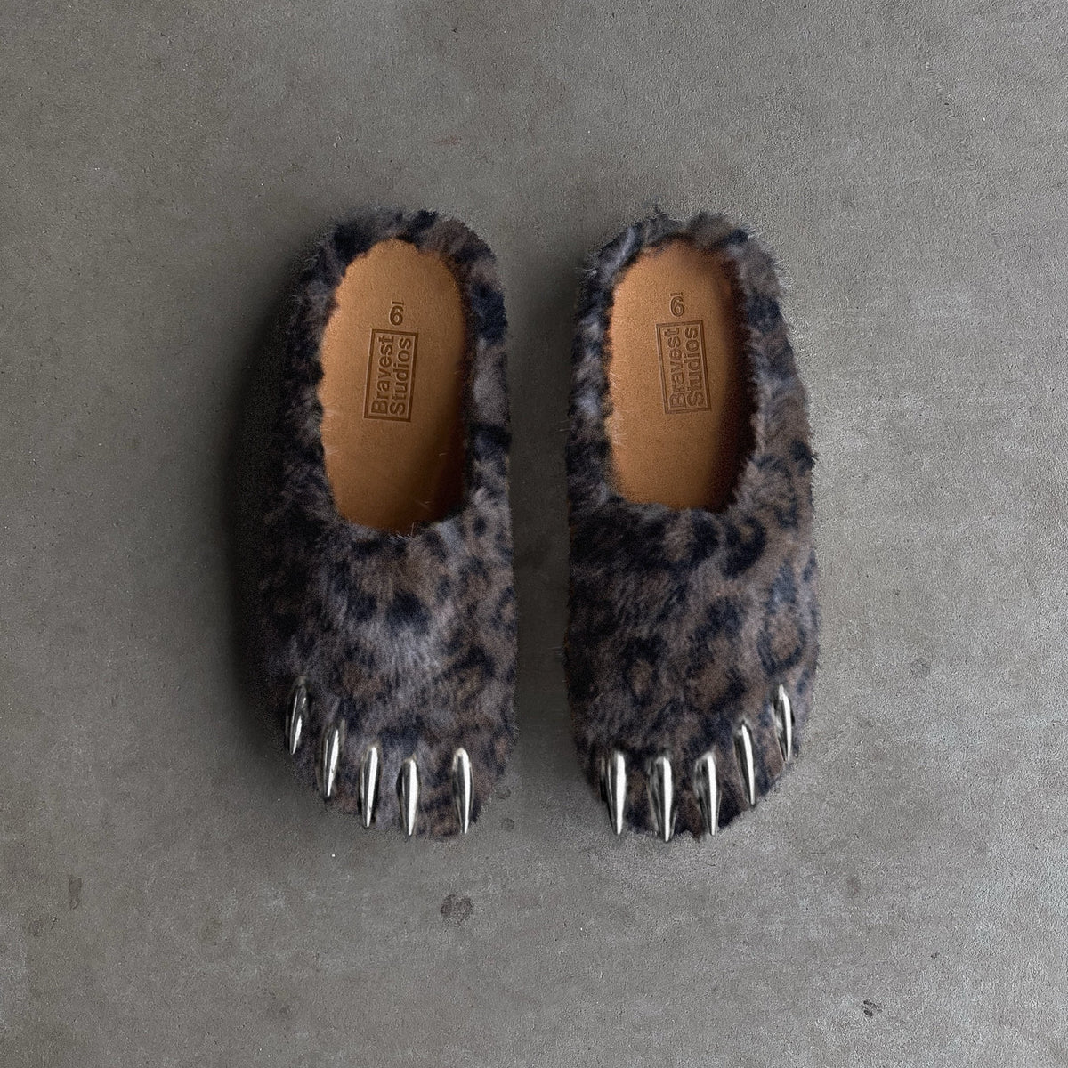 Bravest Studios | Dark Leopard Bear Claw Mule