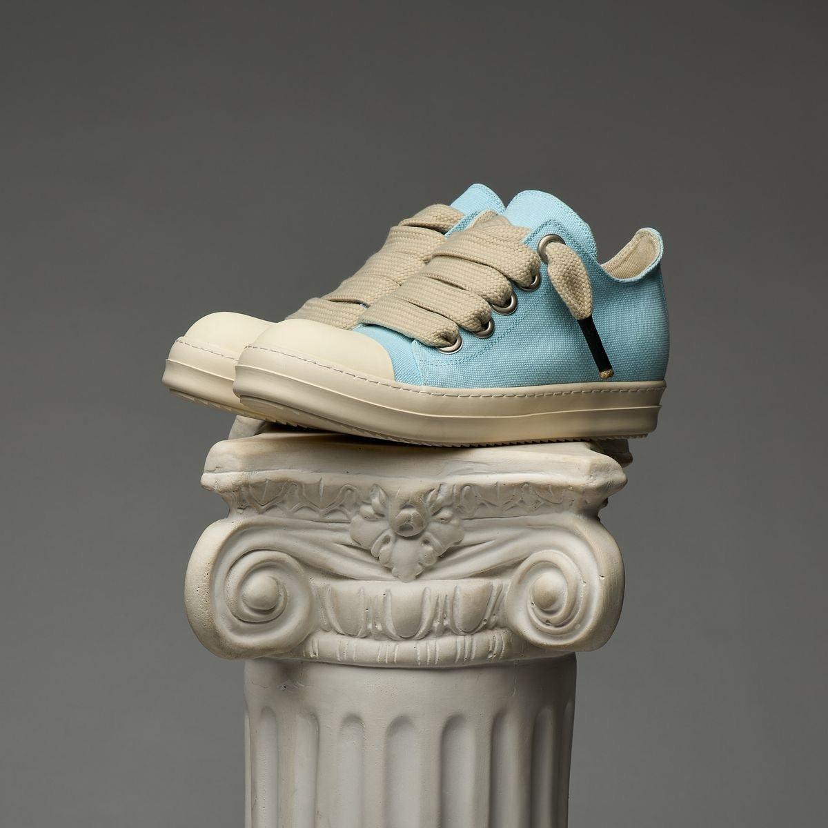 Salm 28 | Powder Blue Shoe