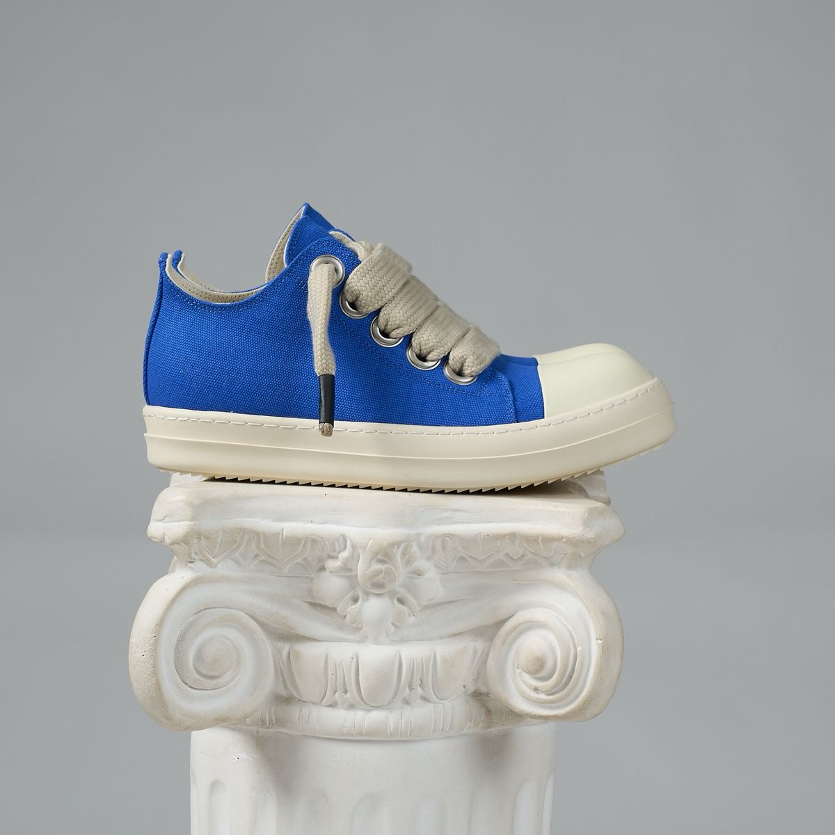 Salm 28 | Royal Blue Shoes