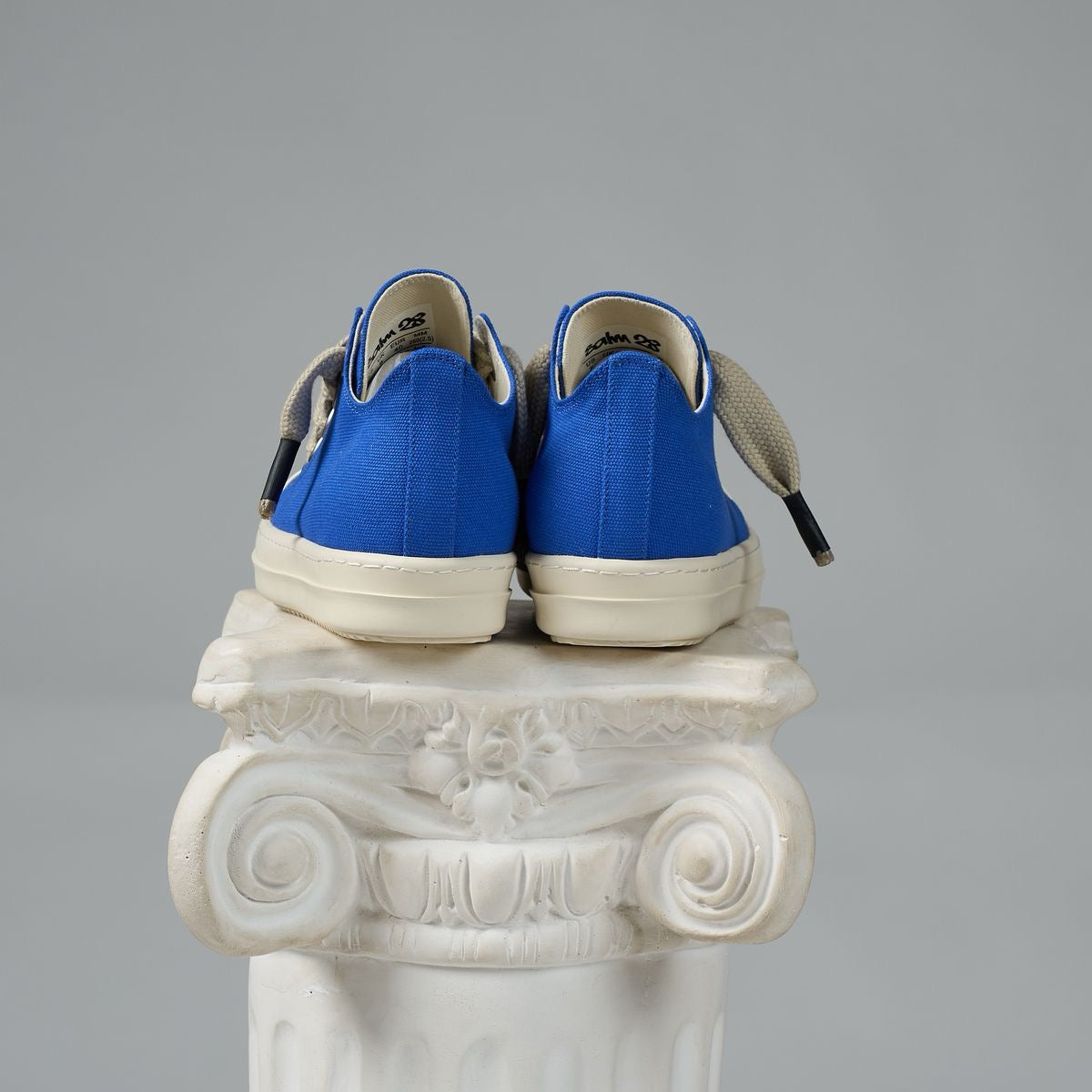 Salm 28 | Royal Blue Shoes