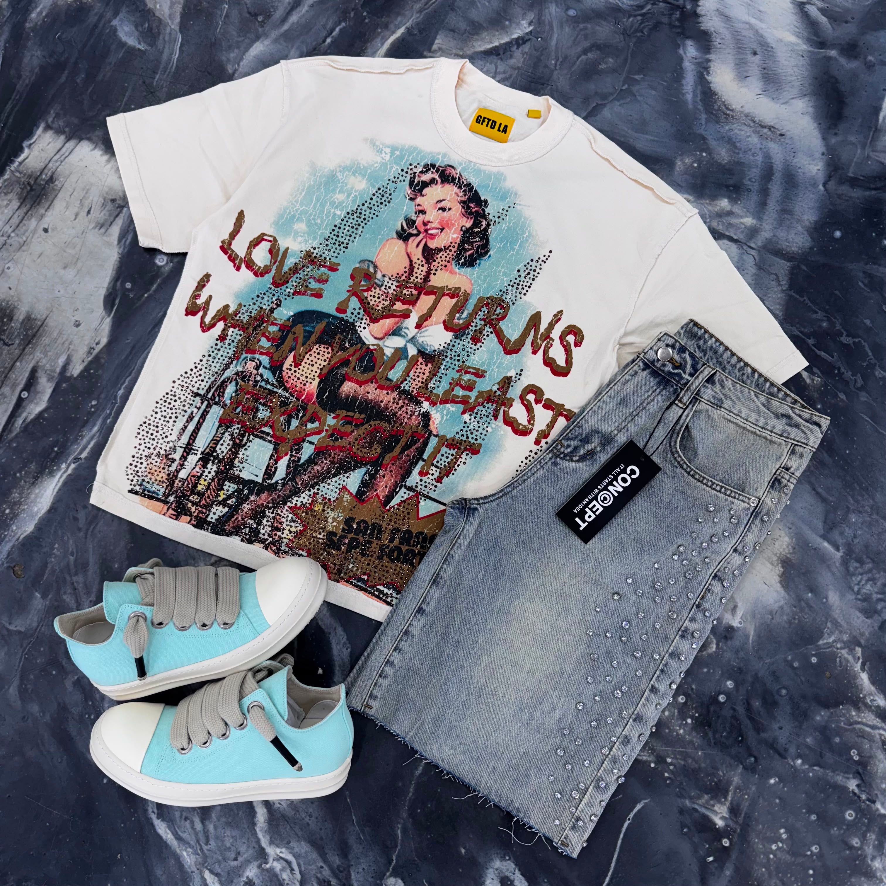 Love Returns Outfit (with shoes)