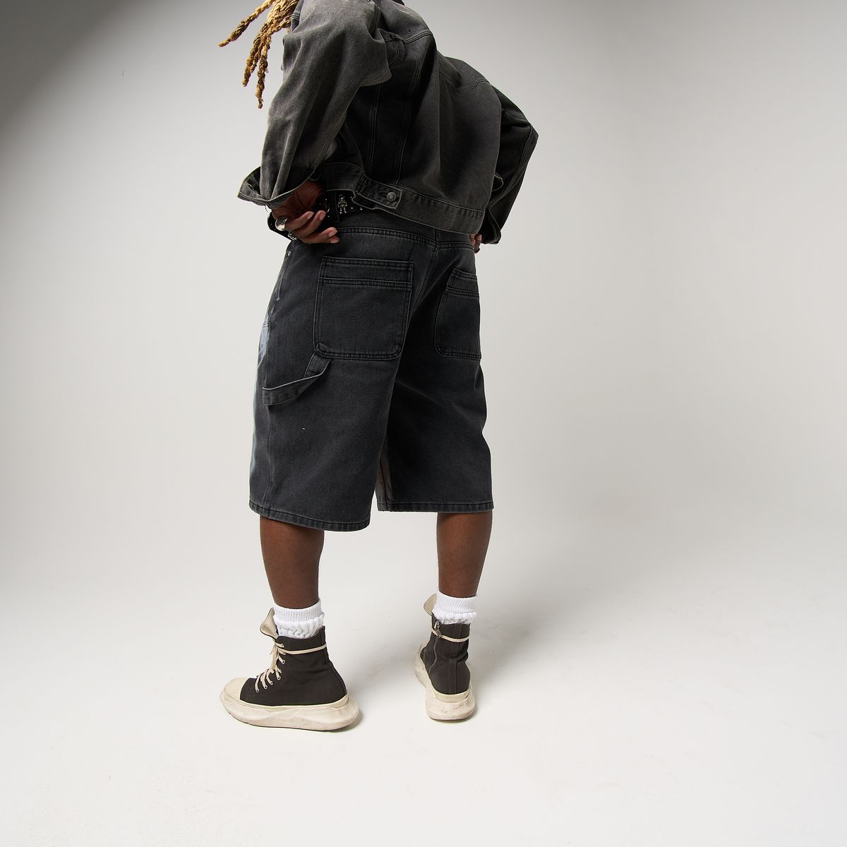 duaa-mirror-denim-shorts-washed-black-6-rings-clothing