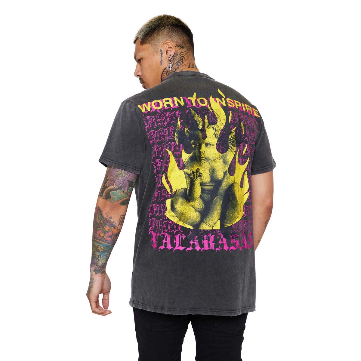 valabasas-free-minds-1-tee-6-rings-clothing'