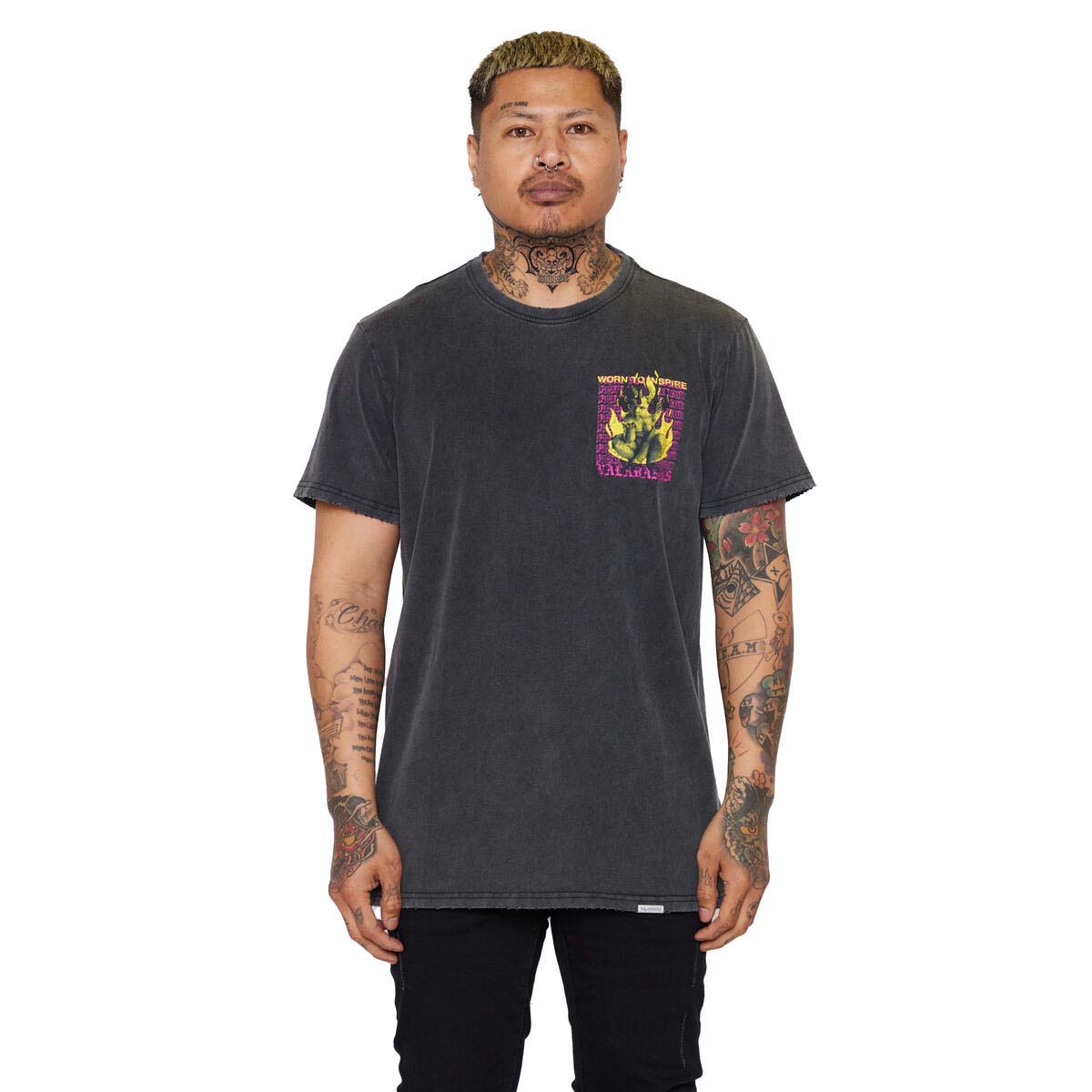 valabasas-free-minds-1-tee-6-rings-clothing