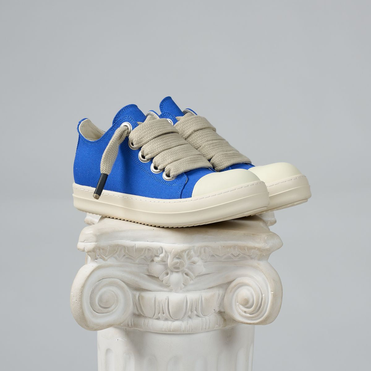 Salm 28 | ROYAL BLUE SHOES